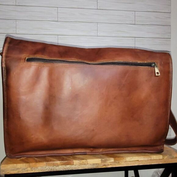 Genuine Leather Messenger Bag Rugged Mailbag Satchel Briefcase Laptop Shoulder - Picture 2 of 16